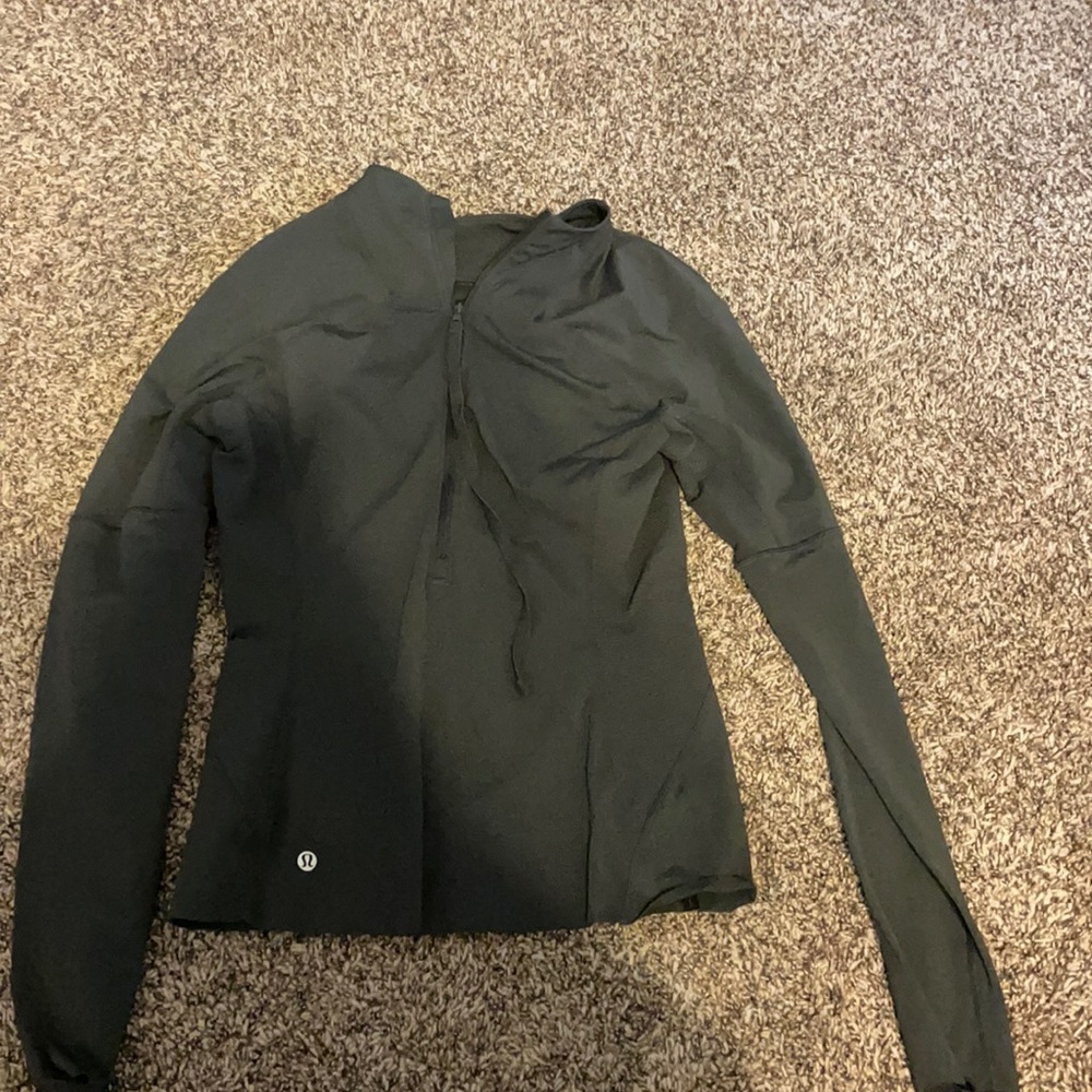 Grey lulu pull over